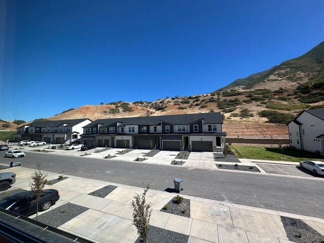 Building Photo - 5260 Acacia Dr