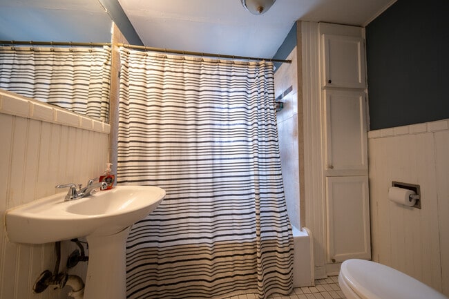 Building Photo - 2601 E 38th St