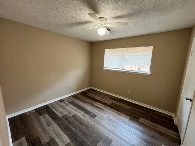 Building Photo - 6902 Feather Creek Dr