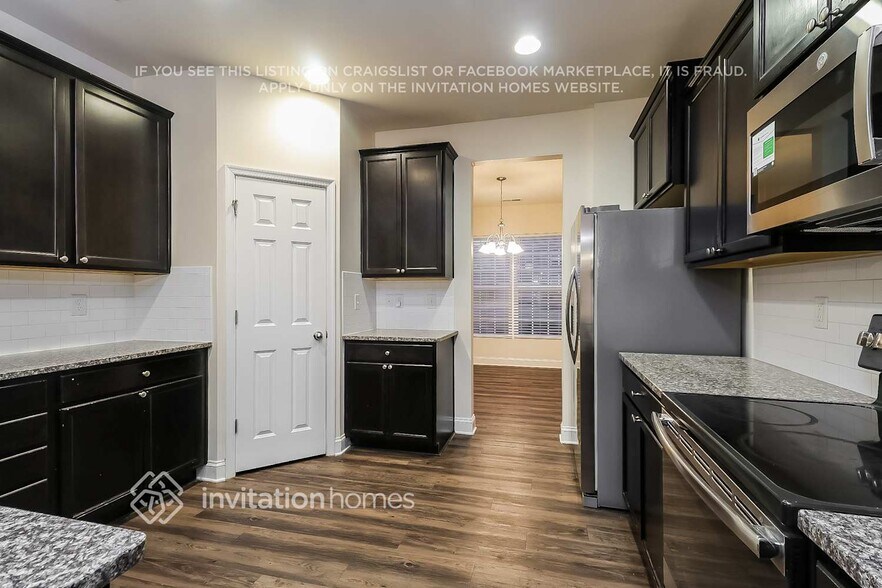 Building Photo - 158 Sassafras Rd