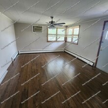 Building Photo - Updated Large One Bedroom