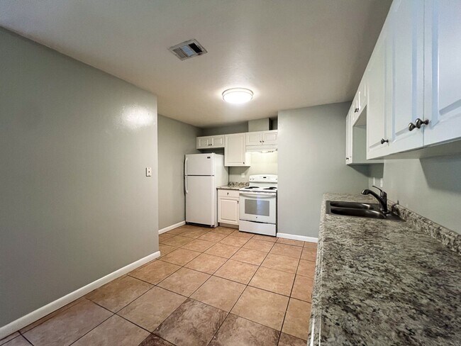 Building Photo - 2292 - Sugarfoot Oaks