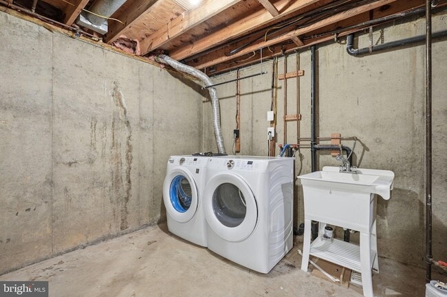 Building Photo - 7381 Jiri Woods Ct