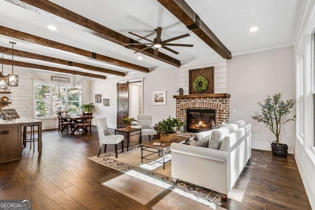 Building Photo - 6 Whisper Pl