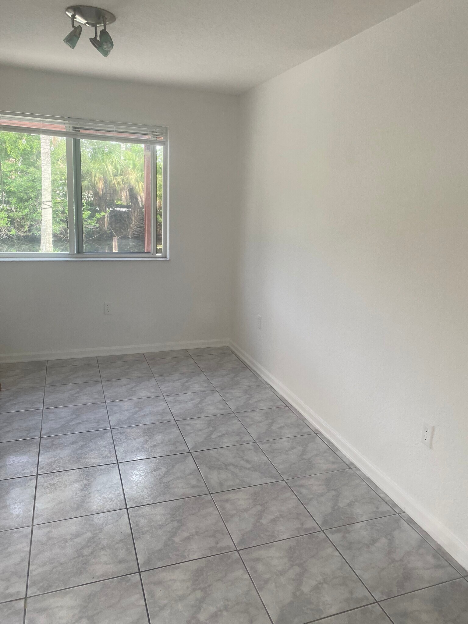 Building Photo - 9958 NW 18th St