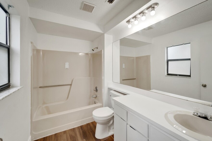 Building Photo - 502 Euclid Ave