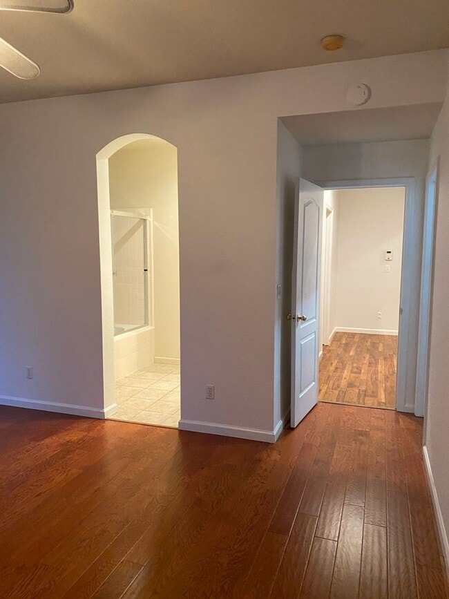 Building Photo - Great Turlock Location