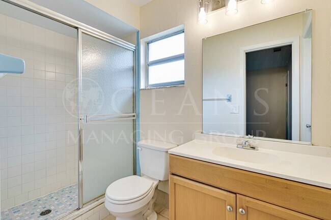 Building Photo - Modern Comfort in an Established Ormond Beach Neighborhood!