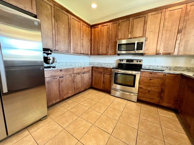 Building Photo - Modern 3 Bedroom Home