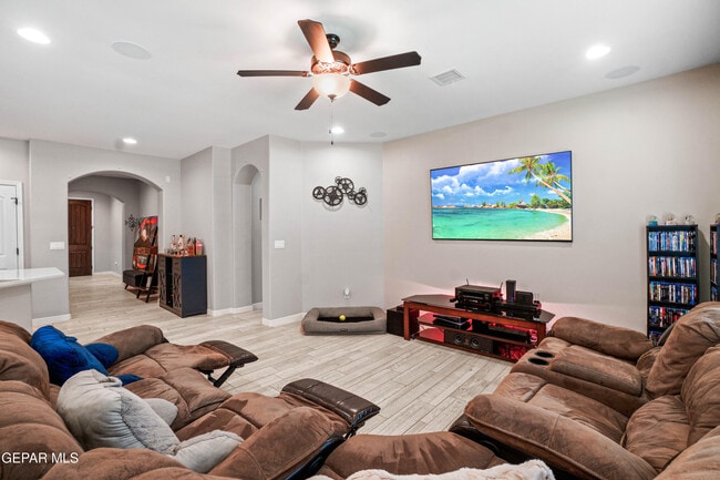 Building Photo - 14709 Tierra Garcia Dr