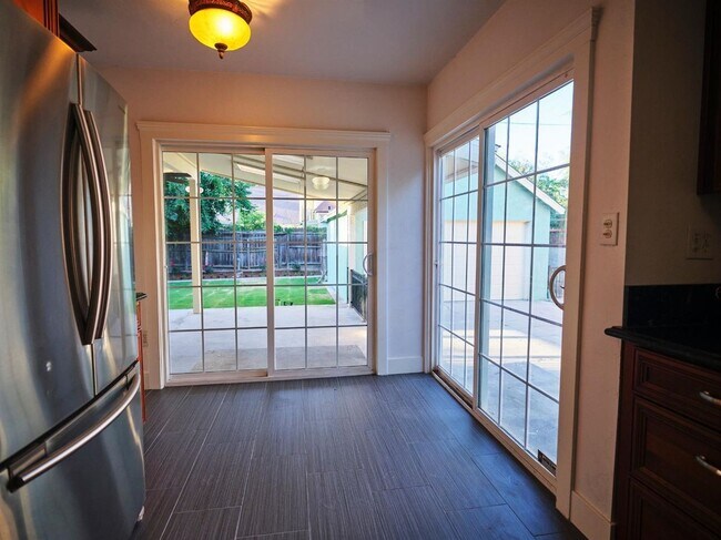 Building Photo - Charming 3 Bedroom in Historical Tower District