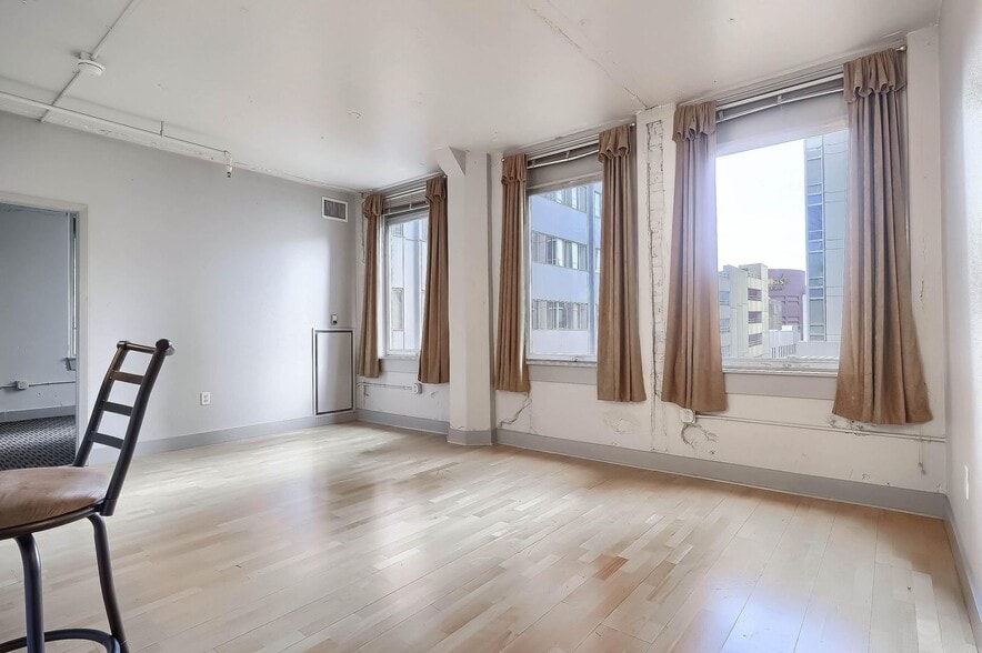 Building Photo - 444 17th St