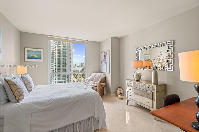 Building Photo - 901 Brickell Key Blvd