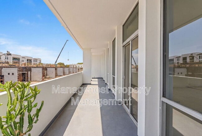 Building Photo - 700 Biltmore Way