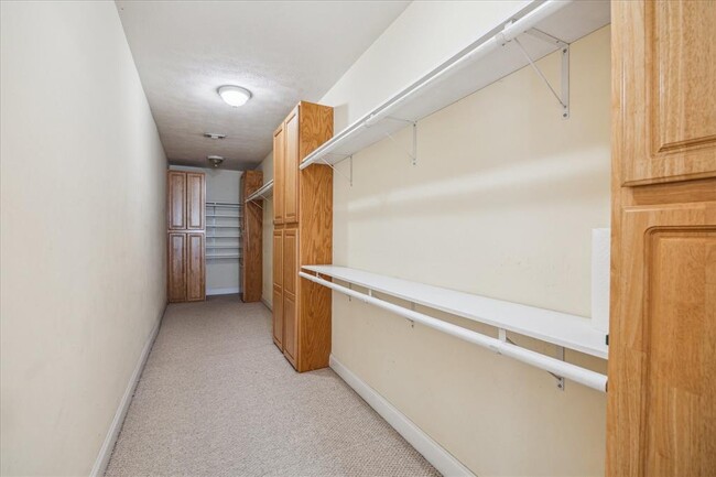 Building Photo - 211 W 31st St