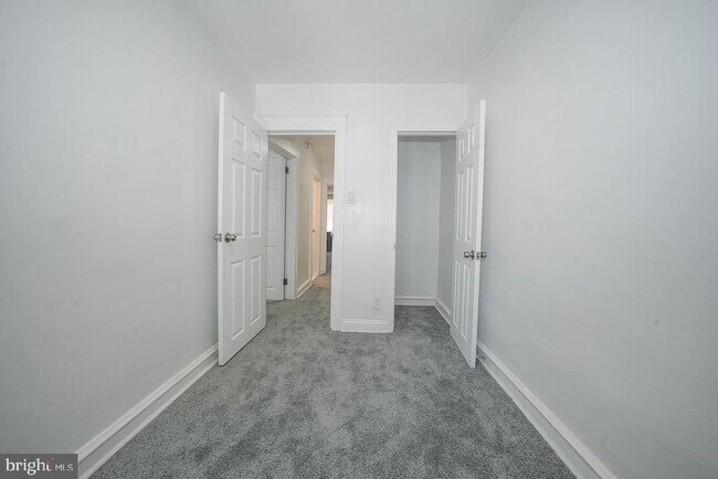 Building Photo - 426 Hampden Rd