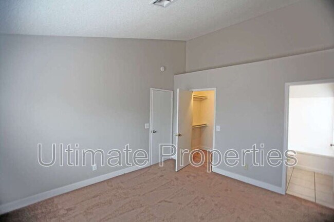 Building Photo - 8514 W Corrine Dr