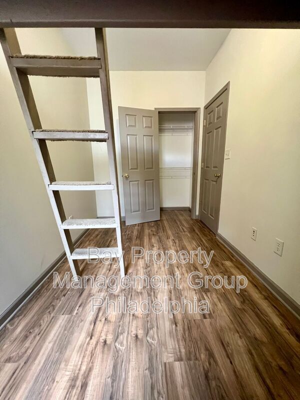 Building Photo - 1631 Edgley St