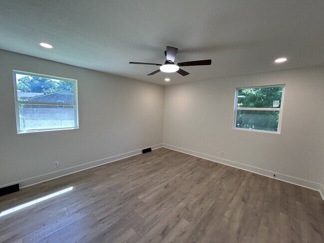 Building Photo - 1783 Warfield Dr