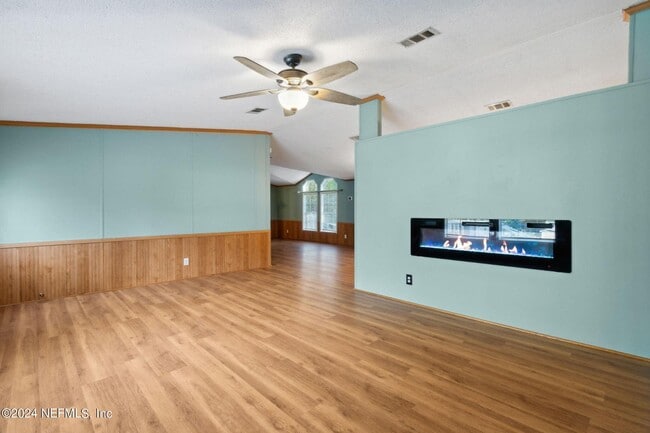 Building Photo - 9414 Joloru Dr