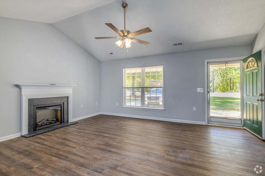 2BR, 2BA - 1,066SF - Living Area - Paige Mill Court Apartments