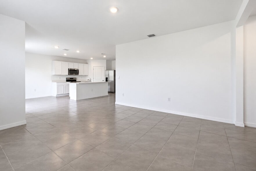 Building Photo - 35515 Mahwah Ave