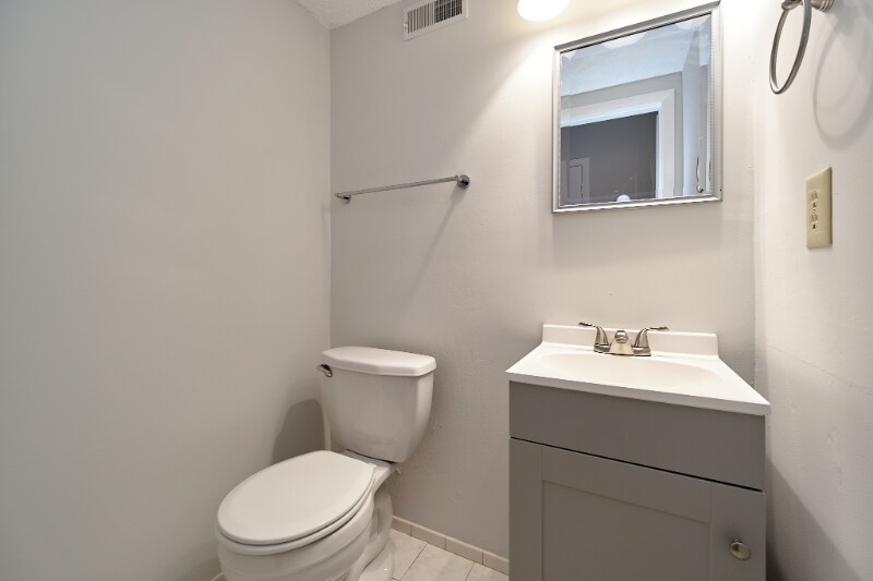 Building Photo - 3221 Regents Park Ln