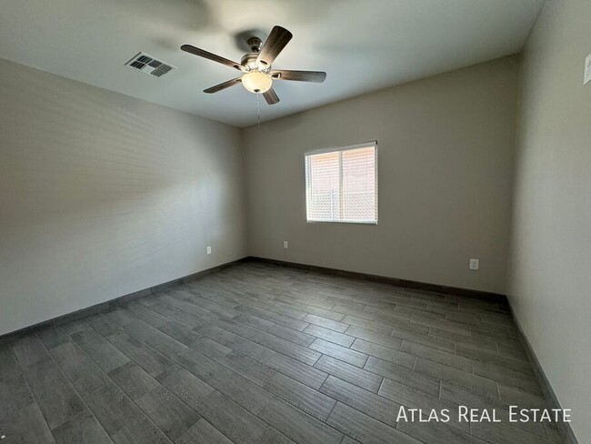 Building Photo - Brand New Duplex with move in special! 2be...