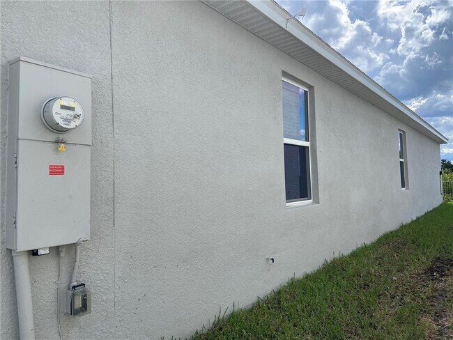 Building Photo - 32354 Weathered Oak Dr