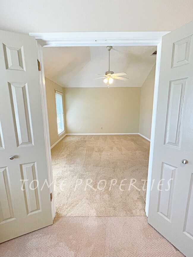 Building Photo - 14611 Cypress Valley Dr