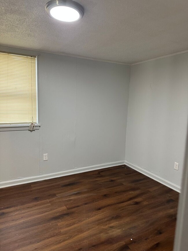 Interior Photo - 2600 South Beech UNIT K