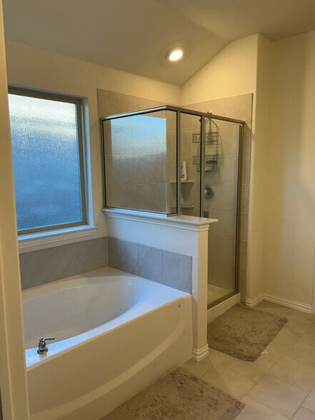 Building Photo - 2408 Wildhaven Rd