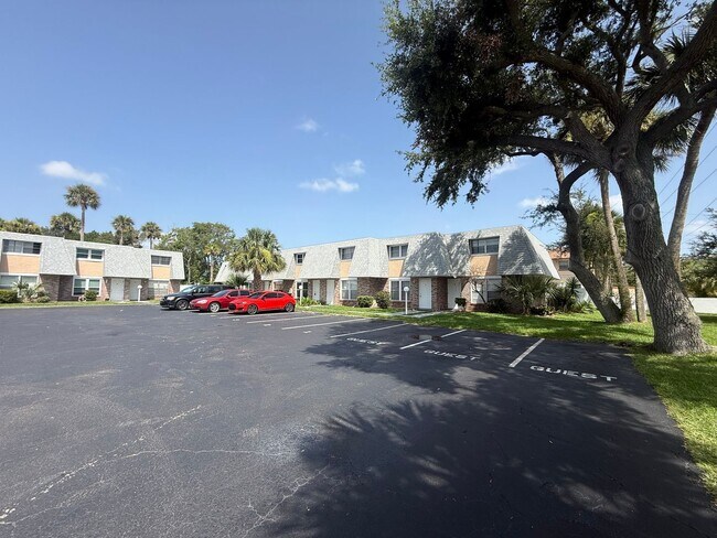 Building Photo - 1610 S Palmetto Ave