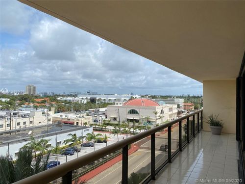 Building Photo - 9455 Collins Ave