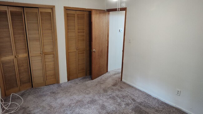 Building Photo - 2359 Claremont Ln
