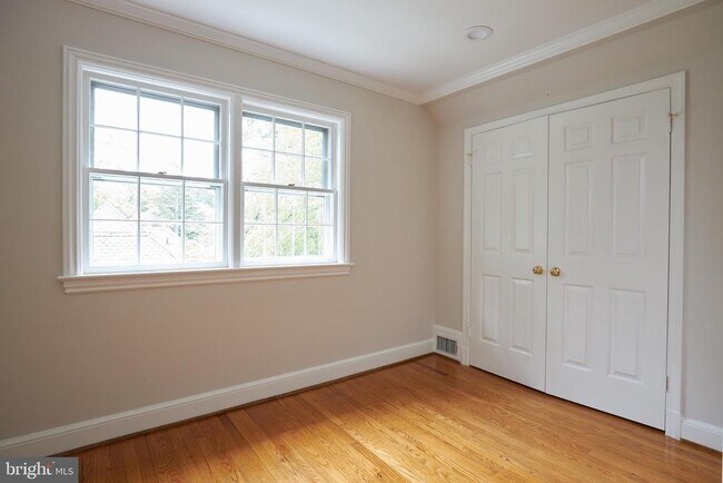 Building Photo - 5306 Albemarle St