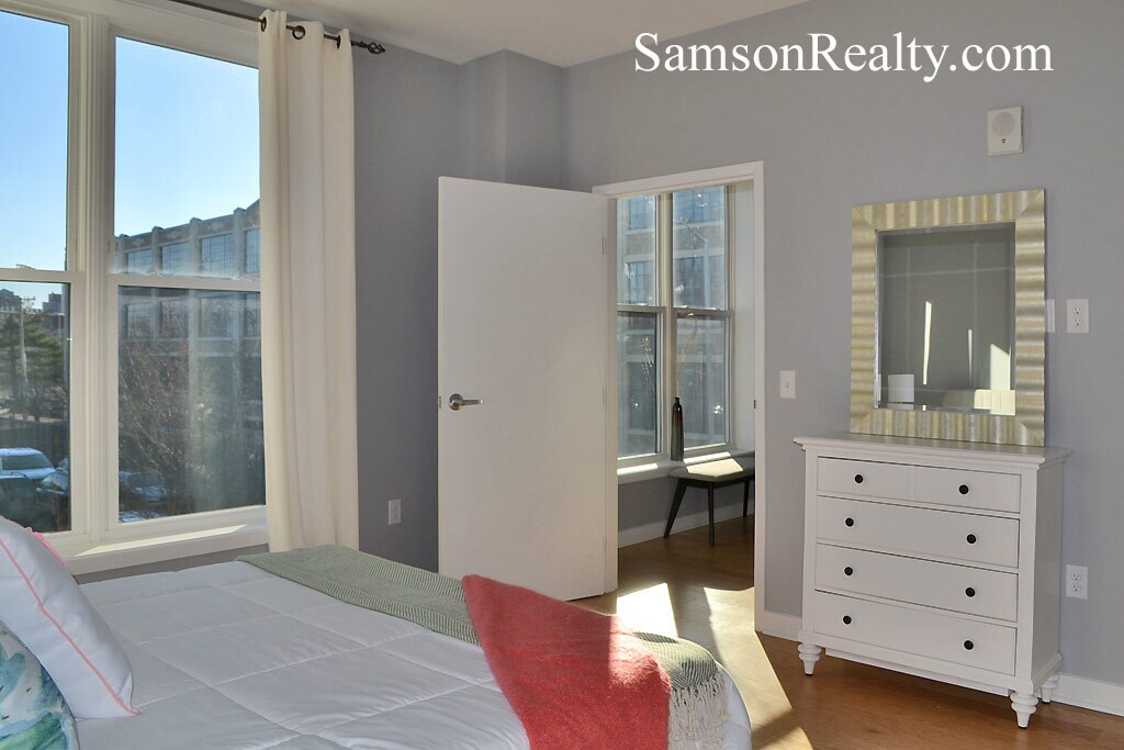 Building Photo - 44 Hospital St