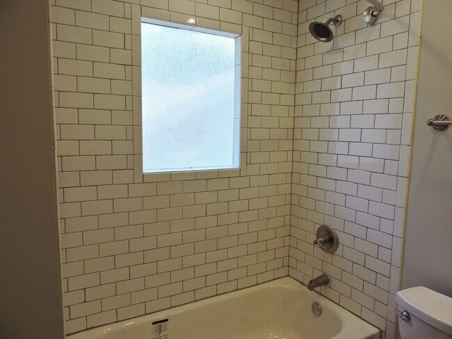 Building Photo - Remodeled Berkeley Triplex with 2 Bedrooms and 2 and 1/2 Baths