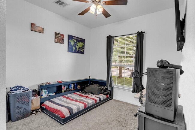 Building Photo - 102 Cailin Ct