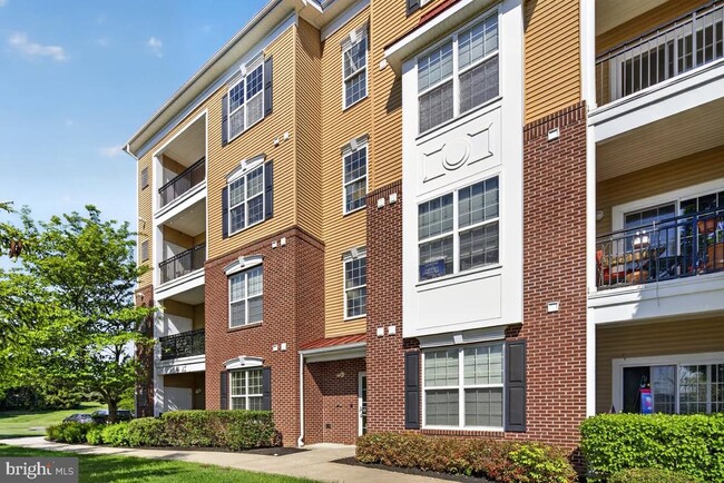 Building Photo - 1447 Sierra Dr