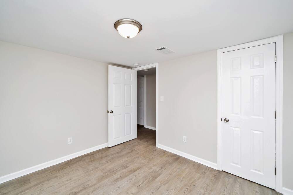 Building Photo - 6016 New Castle Rd