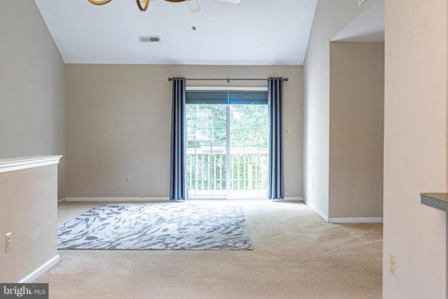 Building Photo - 127 Horseshoe Dr