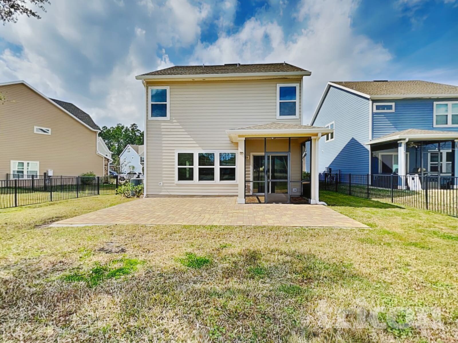 Building Photo - 195 Silver Creek Pl