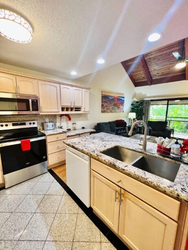 Building Photo - Spacious 2BR/2BA Condo with Garden View – Steps from the Ocean