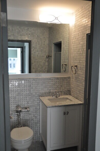 Building Photo - 1000 N Lake Shore Dr