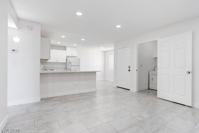 Building Photo - 1870 Nebula Dr