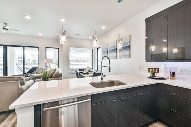 Building Photo - 15260 TX-105