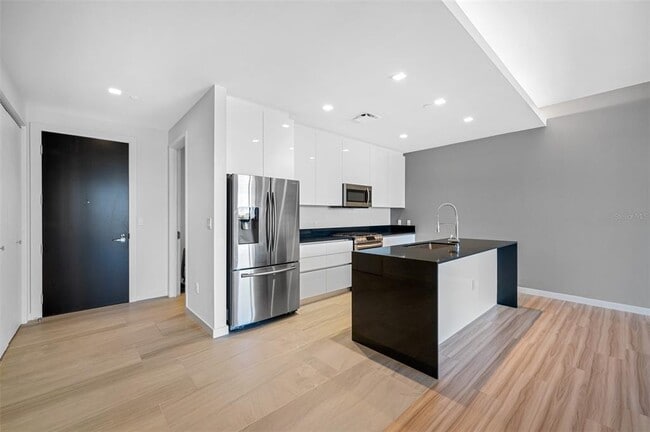 Building Photo - 5 N Osceola Ave