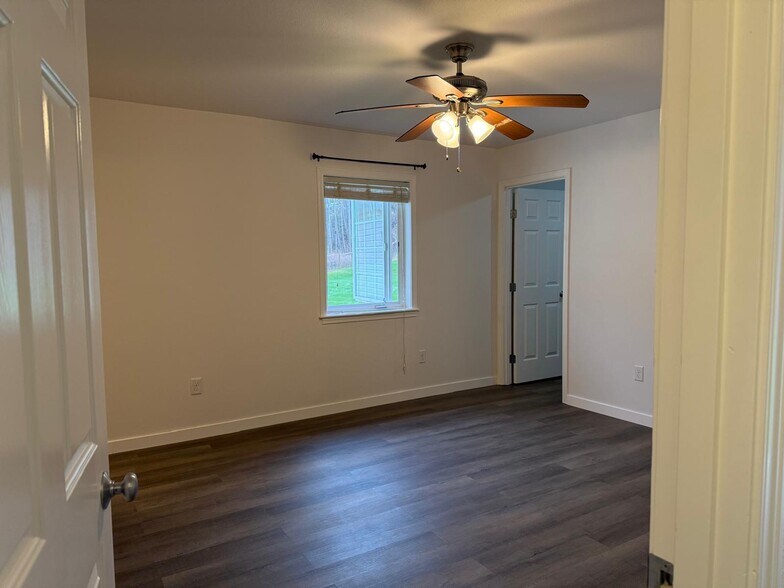 Master bedroom - 20510 Wooded Hollow Cir