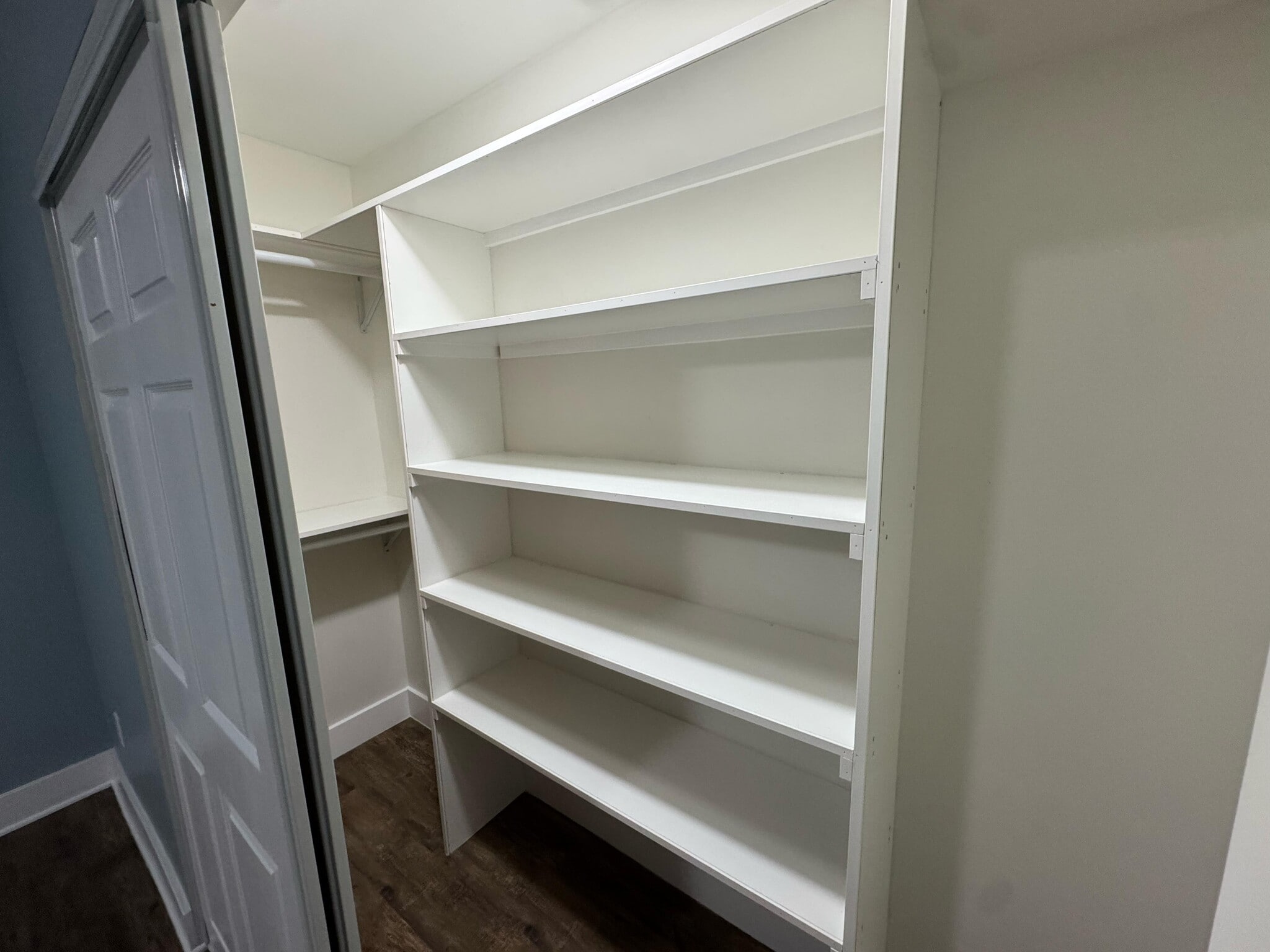 Building Photo - 319 E Main St